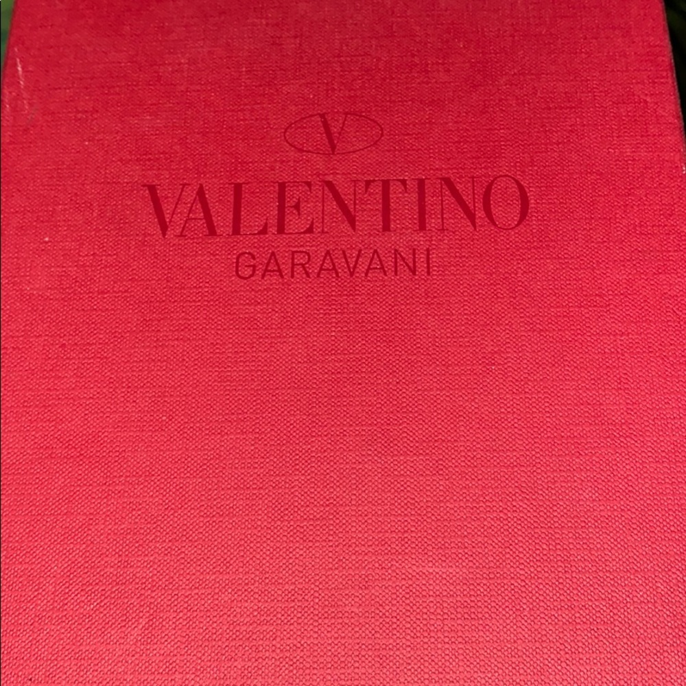 Valentino Slides - Picture 2 of 9